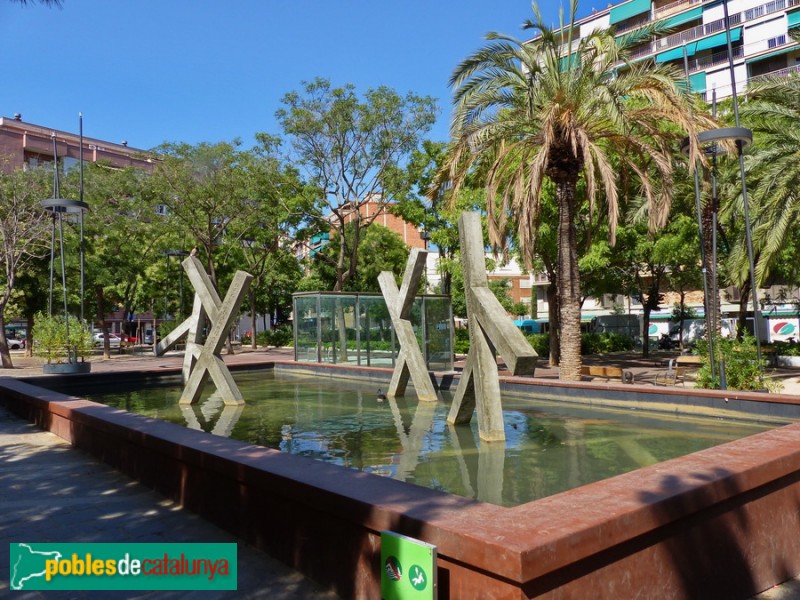 Barcelona - Escultura "Les nostres arrels" (Foto: Graciel·la Vidal, 2015) Barcelona - Escultura "Les nostres arrels"