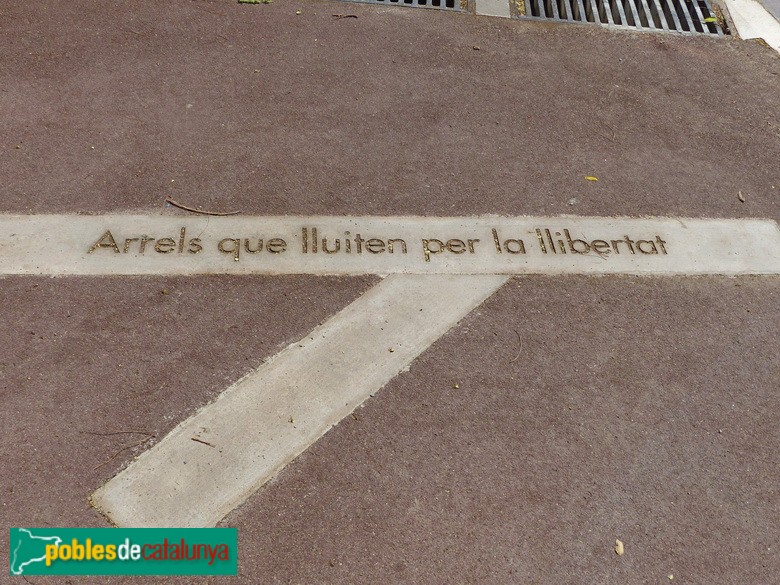 Barcelona - Escultura "Les nostres arrels" (Foto: Graciel·la Vidal, 2015) Barcelona - Escultura "Les nostres arrels"