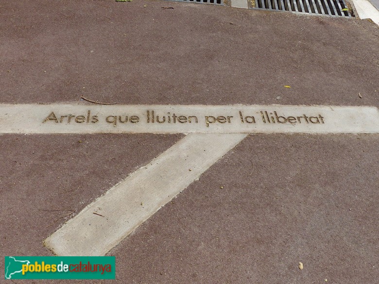 Barcelona - Escultura "Les nostres arrels"