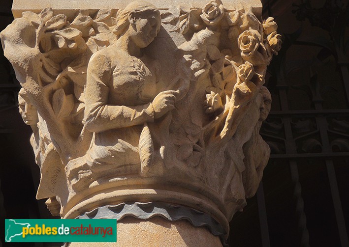 Sabadell - Seu de l'antiga Caixa de Sabadell. Detall d'un capitell