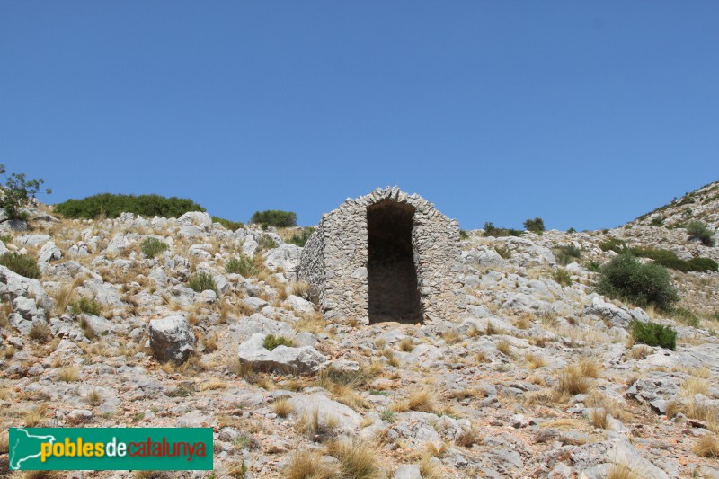 Torroella de Montgrí - Capella, camí del Castell