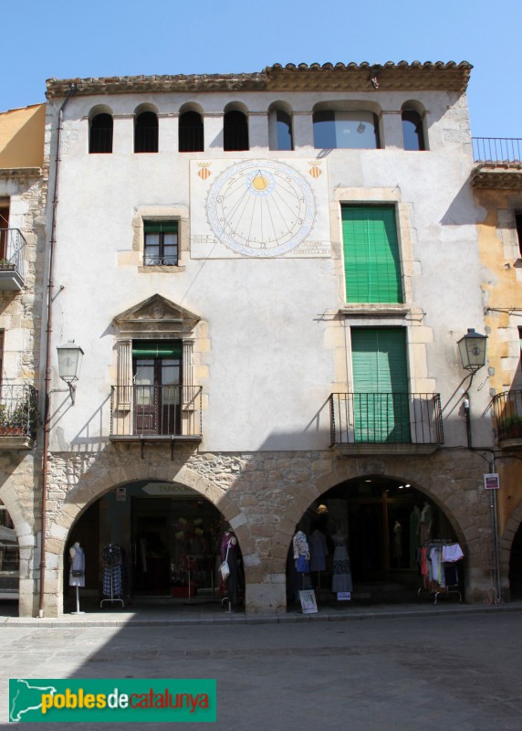 Torroella de Montgrí - Plaça de la Vila, 12