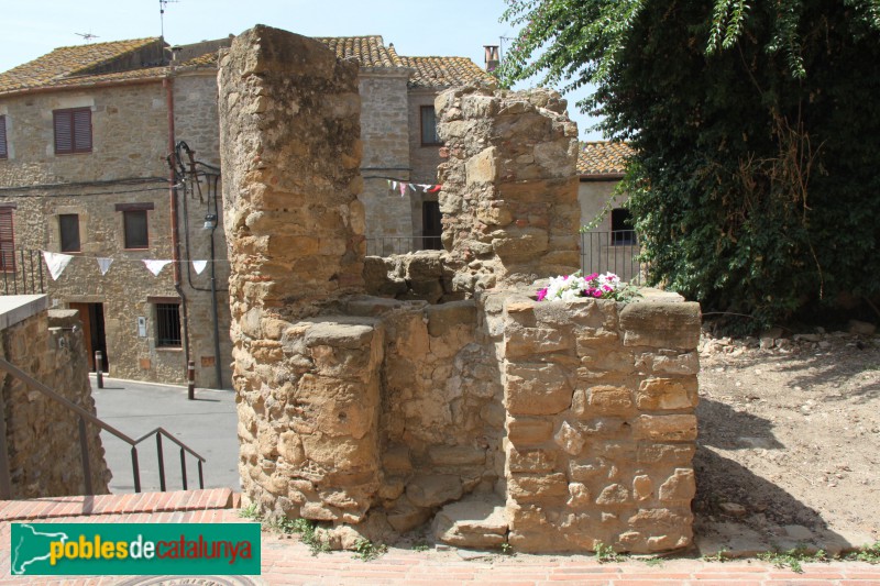 Ullastret - Pou del carrer de la Presó