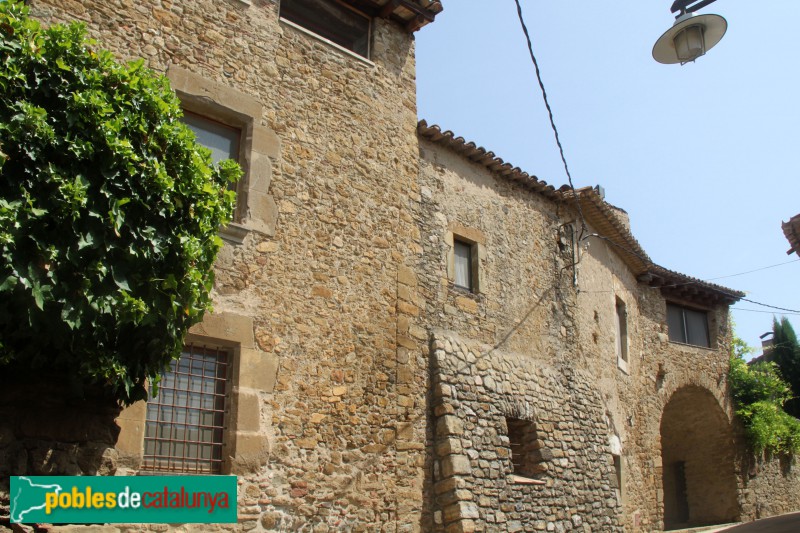 Ullastret - Casa del poble (Foto: Albert Esteves, 2015) Ullastret - Casa del poble