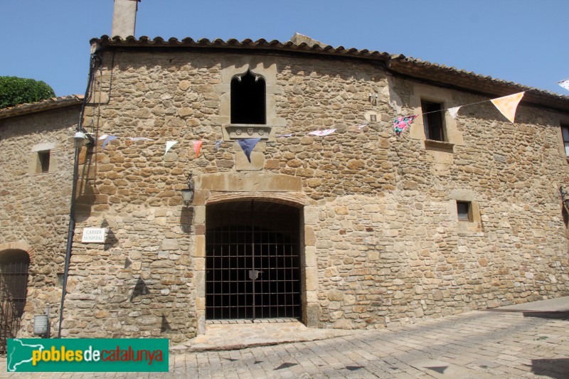 Ullastret - Casa del poble (Foto: Albert Esteves, 2015) Ullastret - Casa del poble