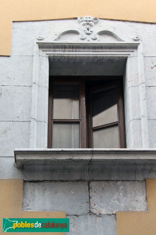 Torroella de Montgrí - Carre Major, 30 (Foto: Albert Esteves, 2015) Torroella de Montgrí - Carre Major, 30