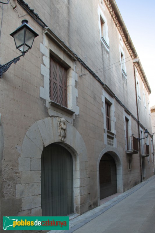 Torroella de Montgrí - Palau Solterra, façana del carrer Hospital