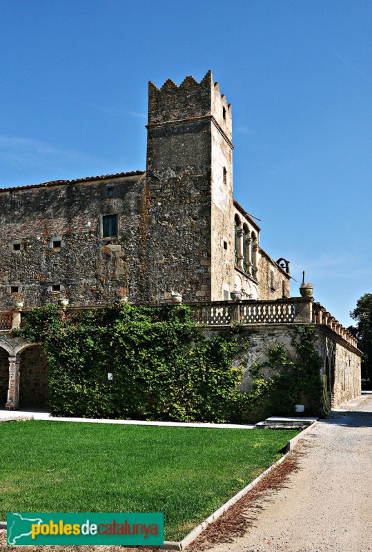 Corçà - Can Caramany (Castell de l'Alberg)