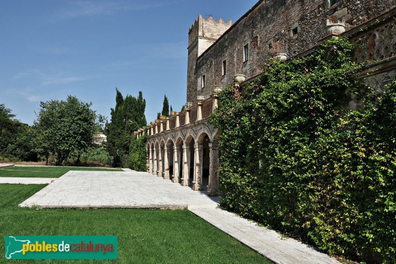 Corçà - Can Caramany (Castell de l'Alberg)