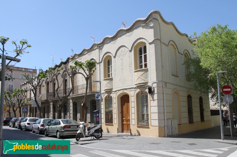 Sant Feliu de Llobregat - Cases Passeig Bertrand (Foto: Albert Esteves, 2016) Sant Feliu de Llobregat - Cases Passeig Bertrand