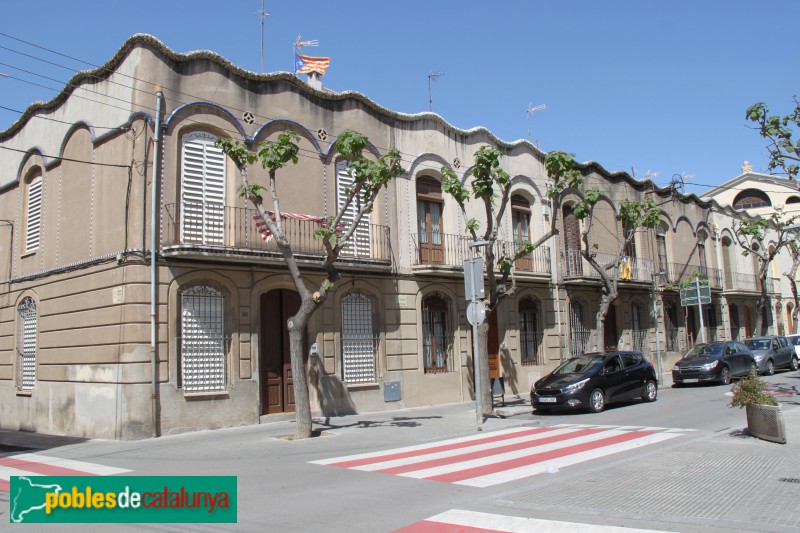 Sant Feliu de Llobregat - Cases Passeig Bertrand (Foto: Albert Esteves, 2016) Sant Feliu de Llobregat - Cases Passeig Bertrand