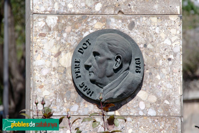 Sant Feliu de Llobregat - Monument a Pere Dot