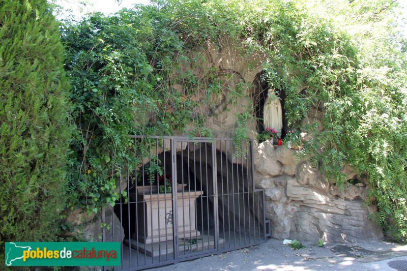 Sant Feliu de Llobregat - Casa Erasme de Gònima, capella exterior