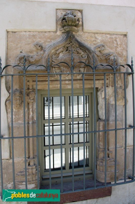 Sant Just Desvern - Finestra Can Modolell, finestra renaixentista