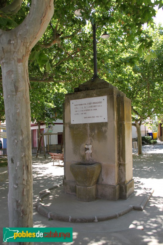 Santa Maria d'Oló - Font de la Plaça