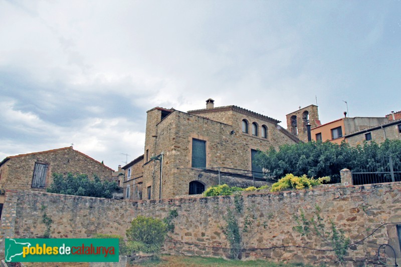 Garrigoles - El campanar de Sant Vicenç i el nucli antic de Les Olives