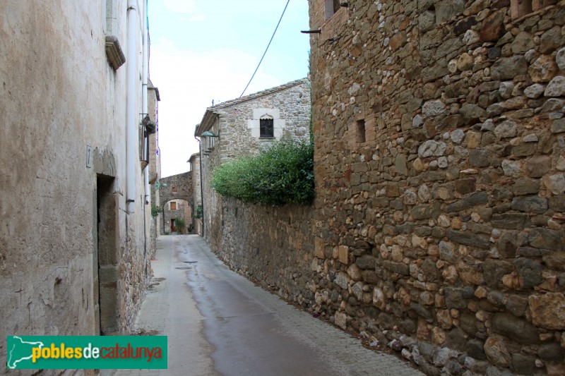 Garrigoles - Carrer d'Orient (Foto: Albert Esteves, 2016) Garrigoles - Carrer d'Orient