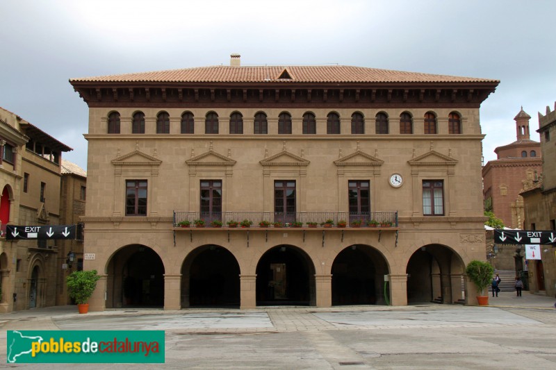 Barcelona - Poble Espanyol, Ajuntament de Vall-de-roures (Foto: Albert Esteves, 2016) Barcelona - Poble Espanyol, Ajuntament de Vall-de-roures