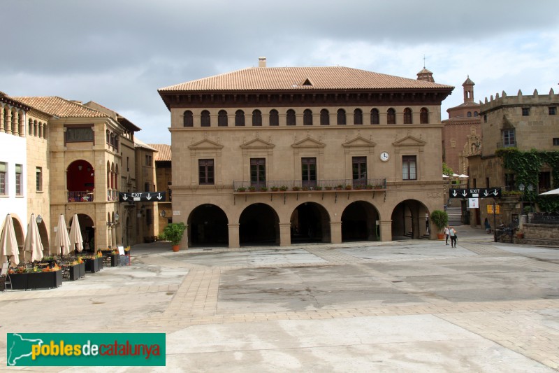 Barcelona - Poble Espanyol, Ajuntament de Vall-de-roures (Foto: Albert Esteves, 2016) Barcelona - Poble Espanyol, Ajuntament de Vall-de-roures