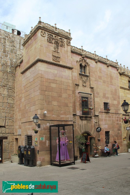 Barcelona - Poble Espanyol, Palau dels Golfines (Foto: Albert Esteves, 2016) Barcelona - Poble Espanyol, Palau dels Golfines