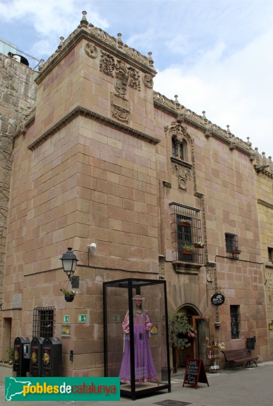 Barcelona - Poble Espanyol, Palau dels Golfines (Foto: Albert Esteves, 2016) Barcelona - Poble Espanyol, Palau dels Golfines