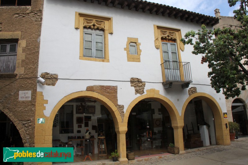 Barcelona - Poble Espanyol, casa dels Balbs, Santa Pau (Foto: Albert Esteves, 2016) Barcelona - Poble Espanyol, casa dels Balbs, Santa Pau