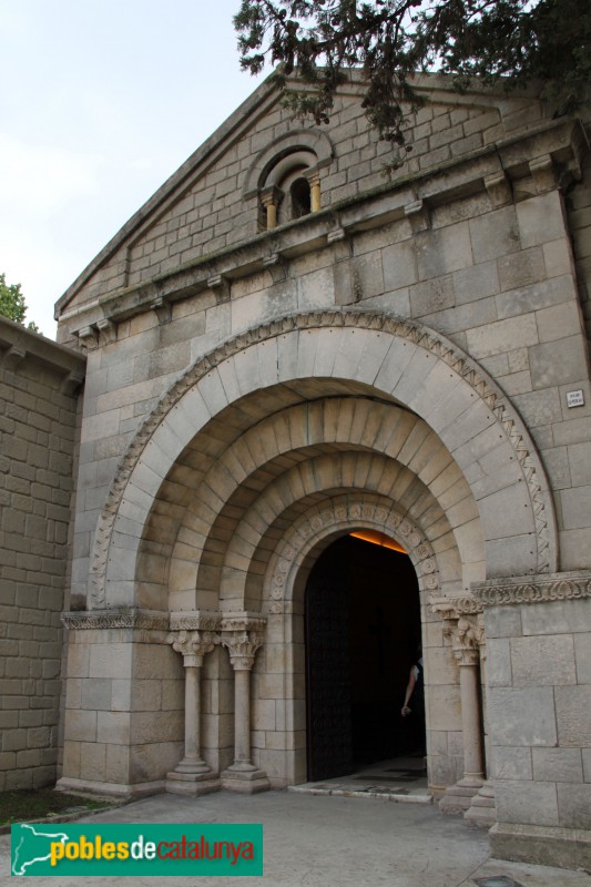 Barcelona - Poble Espanyol, monestir romànic de Sant Miquel (Foto: Albert Esteves, 2016) Barcelona - Poble Espanyol, monestir romànic de Sant Miquel