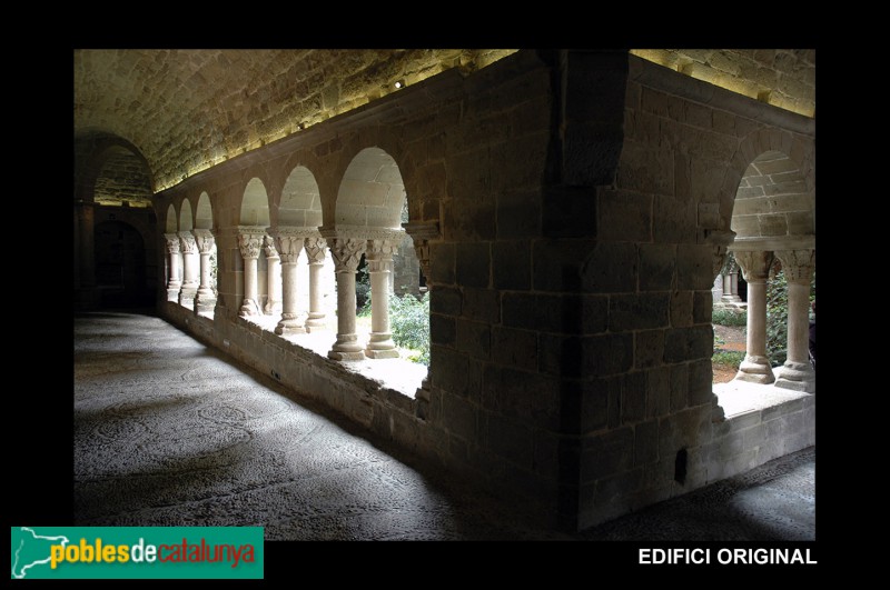 Claustre de Sant Benet de Bages (Foto: Josep Renalias , 2011) Claustre de Sant Benet de Bages
