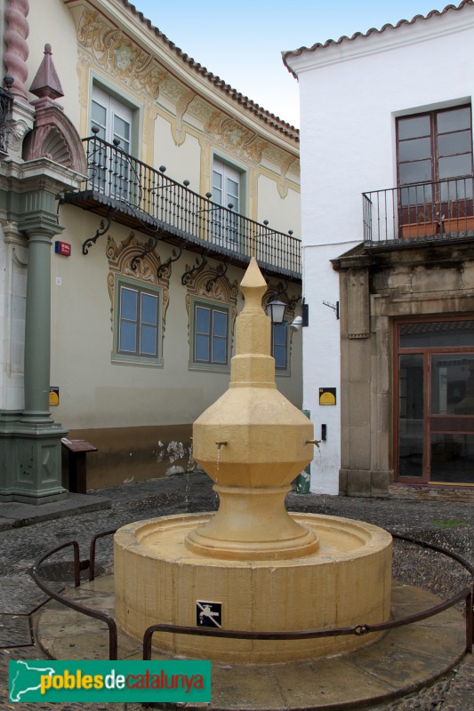 Barcelona - Poble Espanyol, Font de Tarifa (Foto: Albert Esteves, 2016) Barcelona - Poble Espanyol, Font de Tarifa