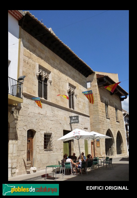 Casa Miralles i Ajuntament de Catí (Castelló) (Foto: Millars, 2015) Casa Miralles i Ajuntament de Catí (Castelló)