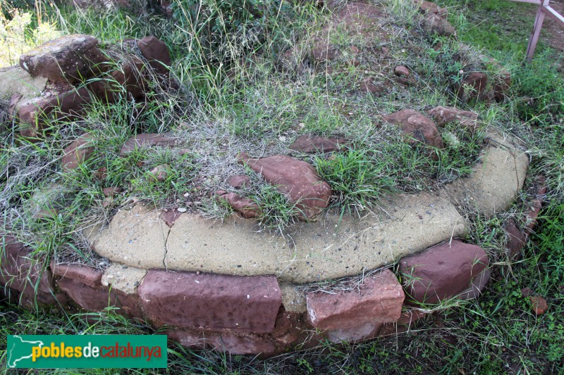Cervelló - Castell. Base de torre (Foto: Albert Esteves, 2016) Cervelló - Castell. Base de torre