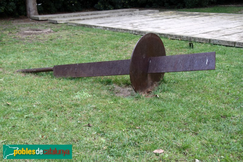 Barcelona - Jardí d'escultures de la Fundació Miró. D.T, de Sergi Aguilar (Foto: Albert Esteves, 2016) Barcelona - Jardí d'escultures de la Fundació Miró. D.T, de Sergi Aguilar
