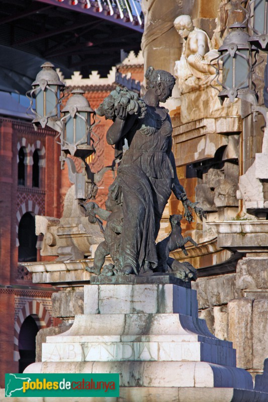 Barcelona - Font de la plaça Espanya: l'Abundància