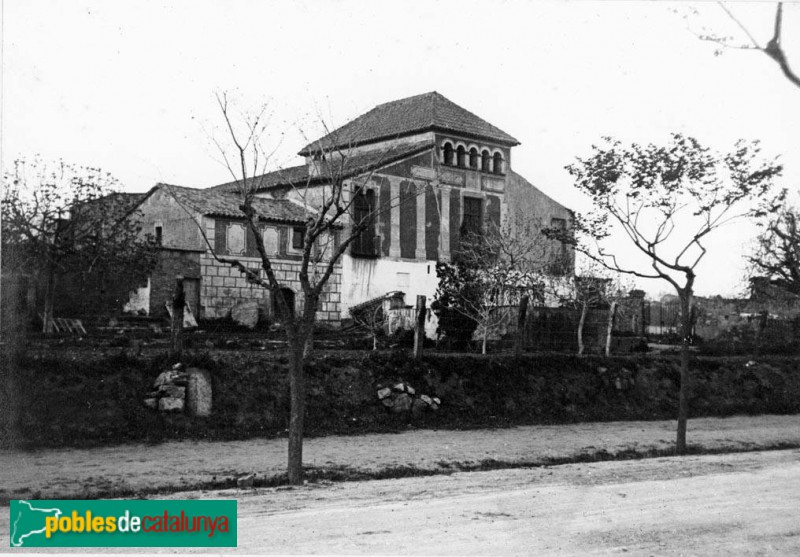 Barcelona - Can Raspall (Foto: <i>Magí-Pius Sandiumenge - Arxiu C.E.C.-</i>, 1909) Barcelona - Can Raspall
