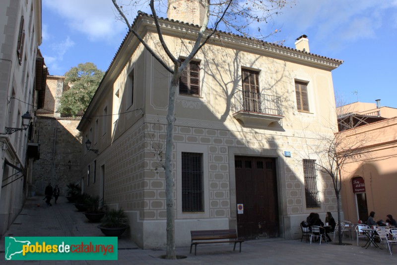 Barcelona - Plaça Consell de la Vila, 8 (Foto: Albert Esteves, 2011) Barcelona - Plaça Consell de la Vila, 8