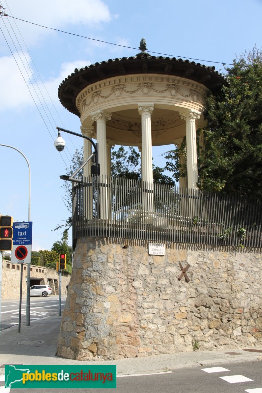 Barcelona - Passeig Reina Elisenda de Montcada, 21-23, templet