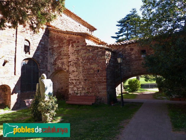 Sant Martí del Brull. Restes de l'antiga porta d'accès