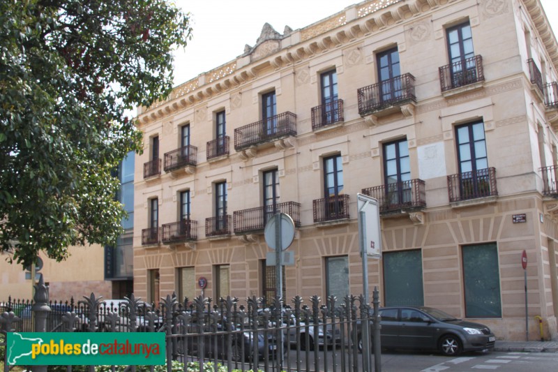 Vilanova i la Geltrú - Casa del Marqués Castrofuerte (Foto: Albert Esteves, 2017) Vilanova i la Geltrú - Casa del Marqués Castrofuerte