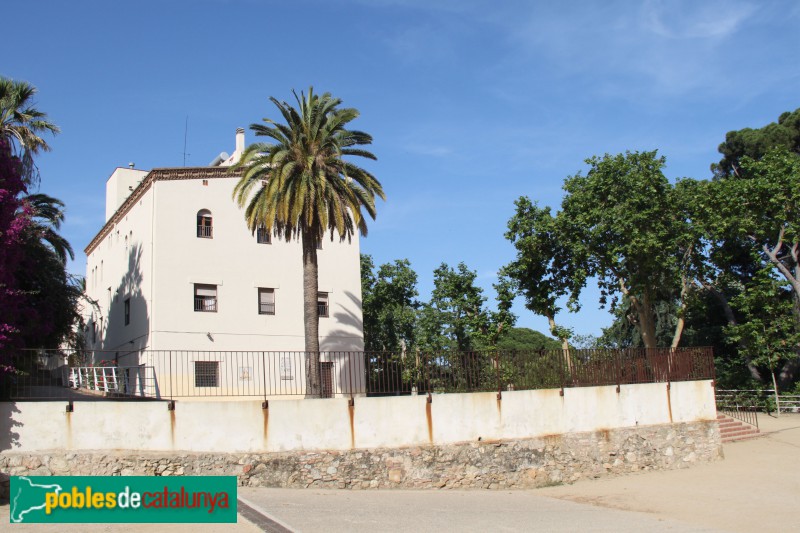 Badalona - Parc de Can Solei i Ca l’Arnús, cases Coma Cros (Foto: Albert Esteves, 2017) Badalona - Parc de Can Solei i Ca l’Arnús, cases Coma Cros