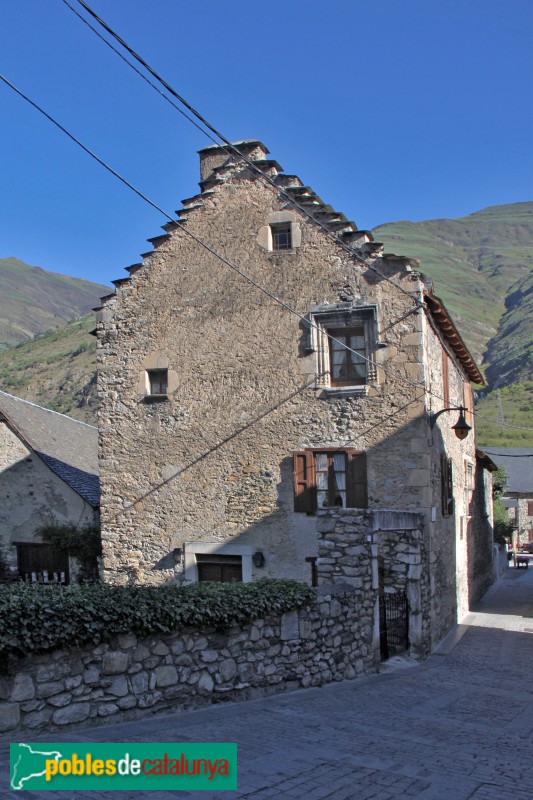 Arties - Casa Paulet (Foto: Albert Esteves, 2017) Arties - Casa Paulet