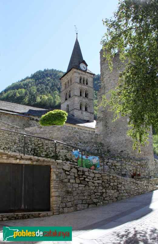 Arties, el castell i el campanar de Santa Maria