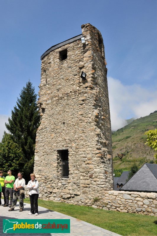 Arties - Castell (Foto: Joan Sànchez Sabé, 2014) Arties - Castell