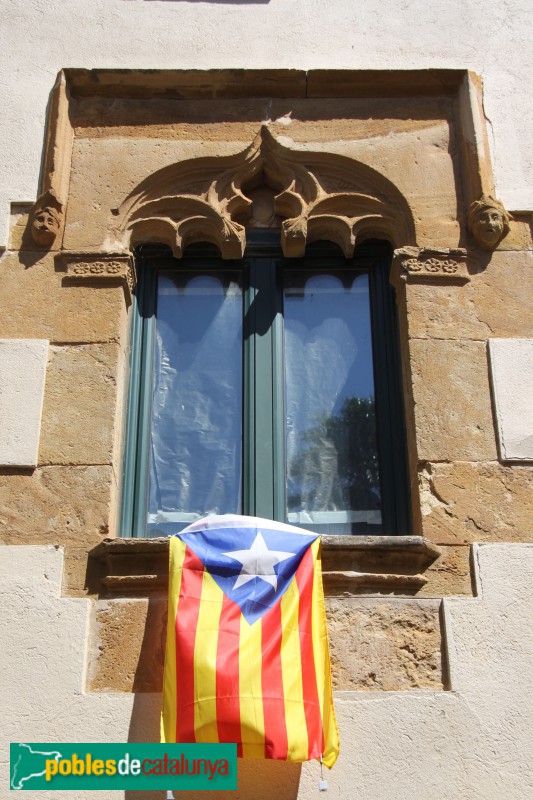 Vulpellac - Finestral gòtic del carrer Nou