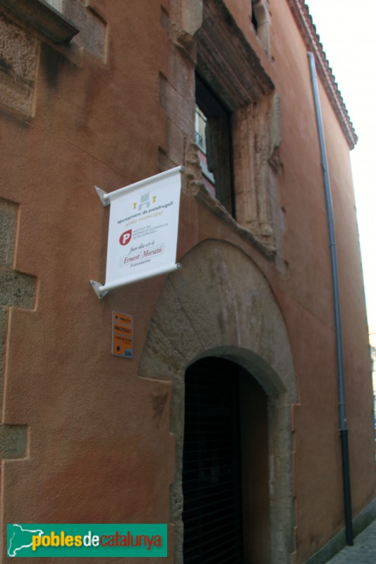 Palafrugell - Can Rosés, façana carrer Major