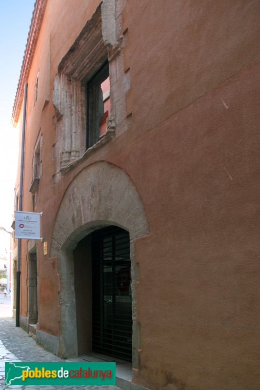 Palafrugell - Can Rosés, façana carrer Major