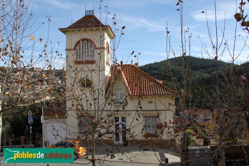 Torrelles de Llobregat - Torre de la plaça de l'Església