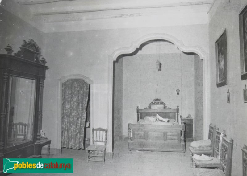 Sant Climent de Llobregat - Masia Molins, interior (Foto: autor anònim -calaix.gencat.cat-) Sant Climent de Llobregat - Masia Molins, interior