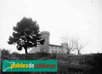 Santa Coloma de Cervelló - Casal de la torre Salbana (Foto: <i>J. Mª Armengol -Arxiu fotogràfic C.E.C.-</i>, c1900-1915) Santa Coloma de Cervelló - Casal de la torre Salbana