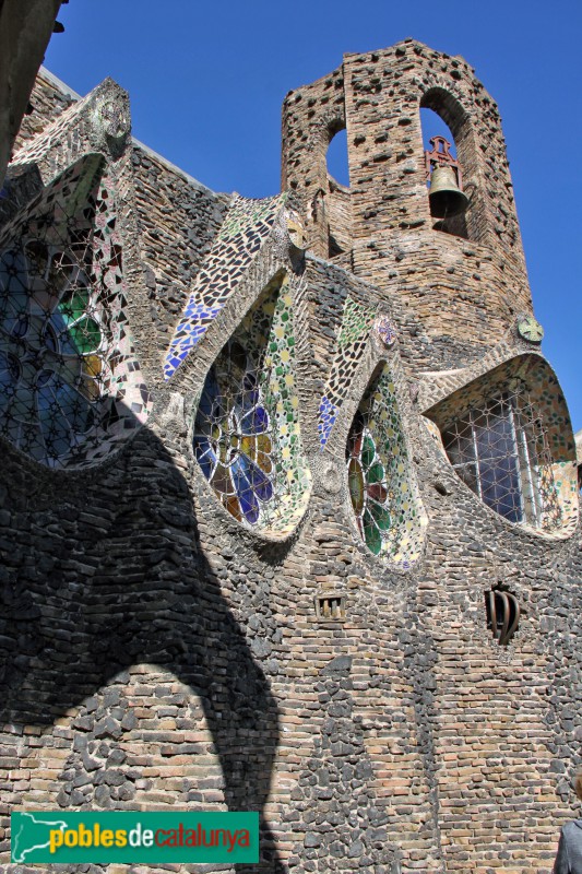 Colònia Güell - Cripta (exterior)