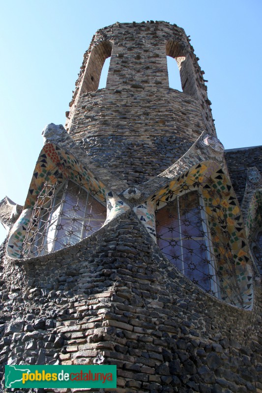 Colònia Güell - Cripta (exterior)